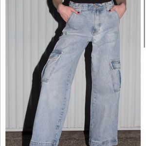 Brandy Melville - wide leg cargo jeans!
